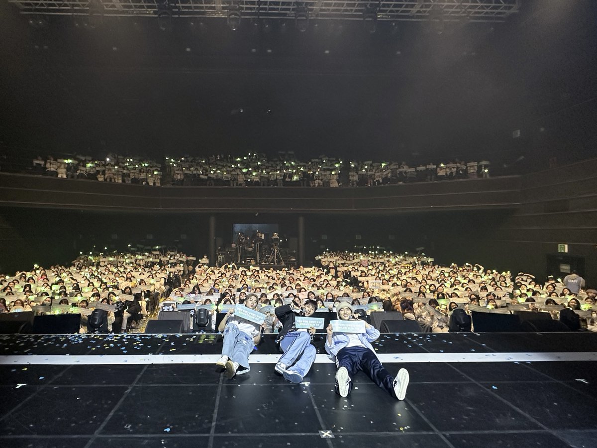 [#B1A4Story] 2025 B1A4 CONCERT [Singularity] 1일차 📸

오랫동안 기다려 온 B1A4의 'Singularity' 콘서트 어떠셨나요?🎤
바나들이 좋아할 무대들 열심히 준비했습니다✨
B1A4의 원동력은 언제나 BANA💚🐻🐥🐶🍌💚

#B1A4
#Singularity