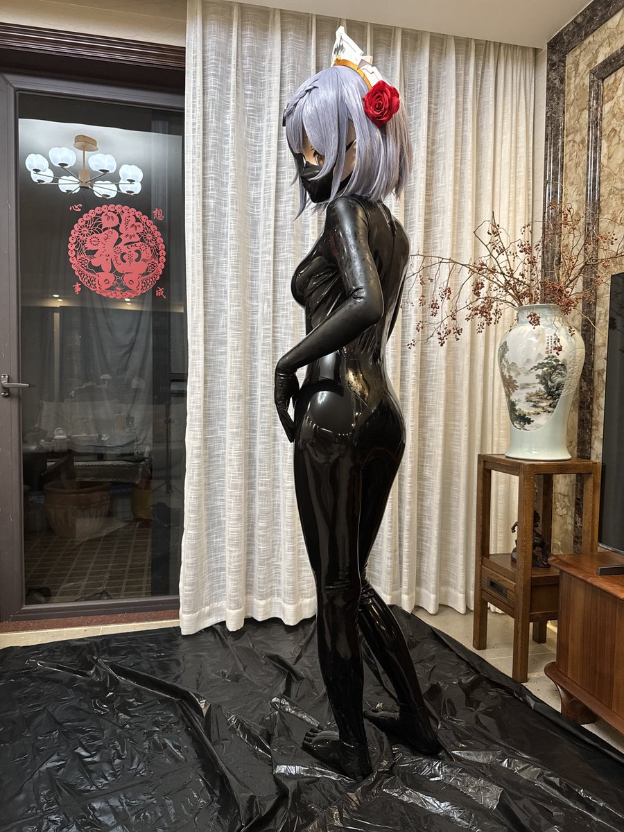 发点墨鱼肠
md我自己都想透自己🥵
#kigurumi #latex #genshin