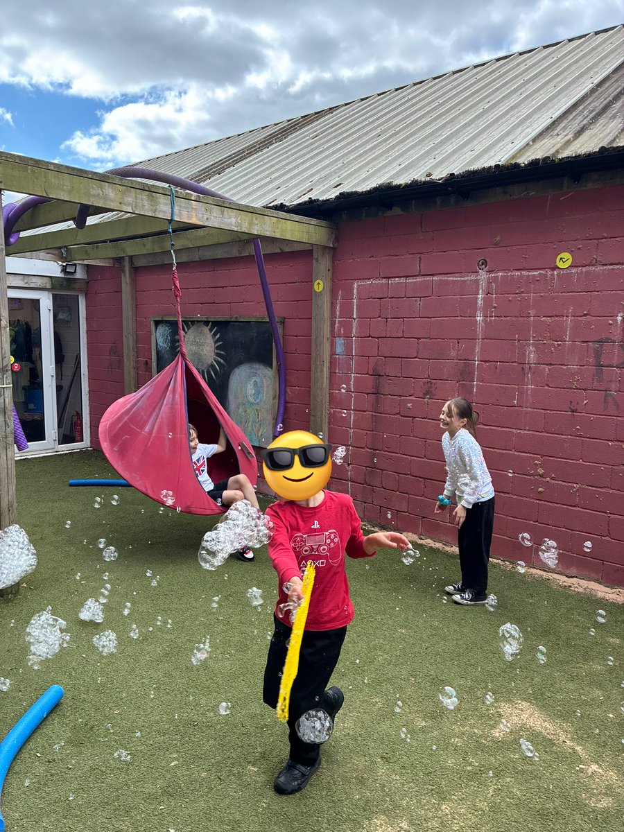 Fun in the sun for our new school group at the #PlaySanctuary yesterday ☀️🫧 

Water play, bubbles and outdoor picnics with your friends, what could be better?!

#PlayNurture #PlayWorkWorks #ChildLedPlay