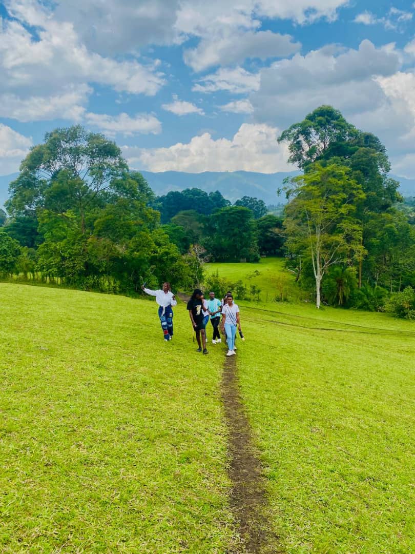 DaintyIzoy's tweet photo. Beautiful Nyakasura hills, beautiful Uganda🇺🇬

#ExploreUgamda.
#ExploreTooro.

@akankunda10953 @KingOyoOfficial @MinistryTooro @AbookiMaggie https://t.co/sJXtfheRpP