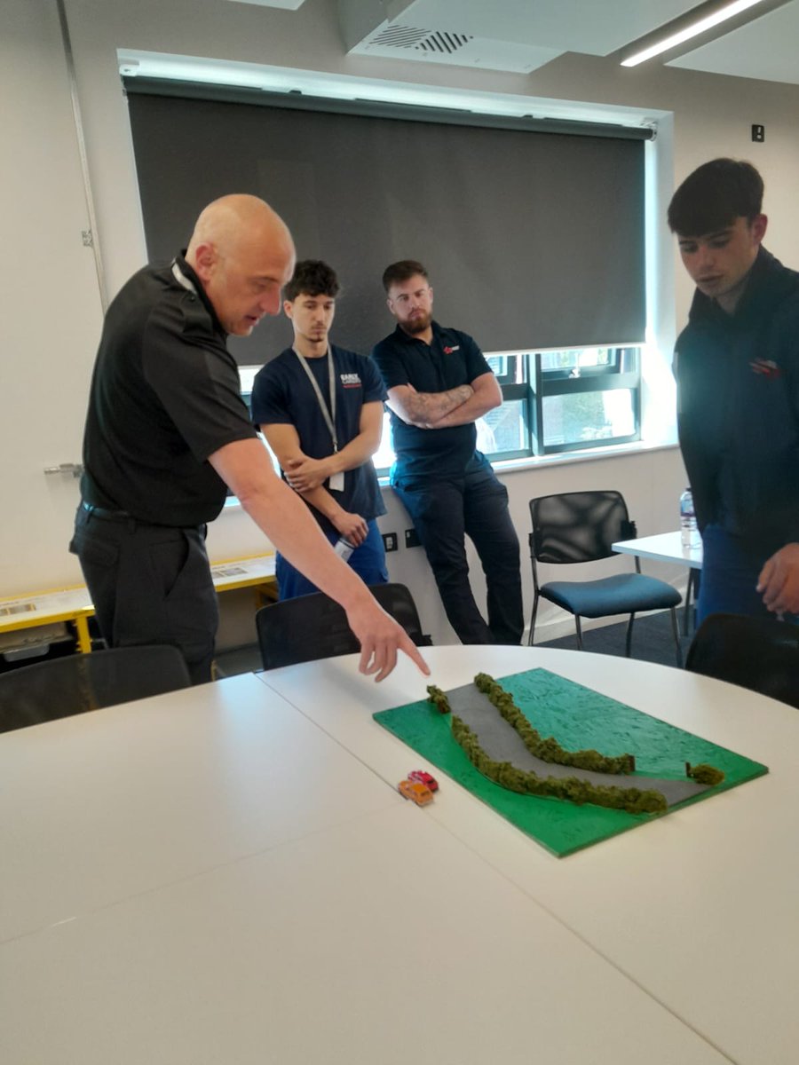 Learn 2 Live tweet media