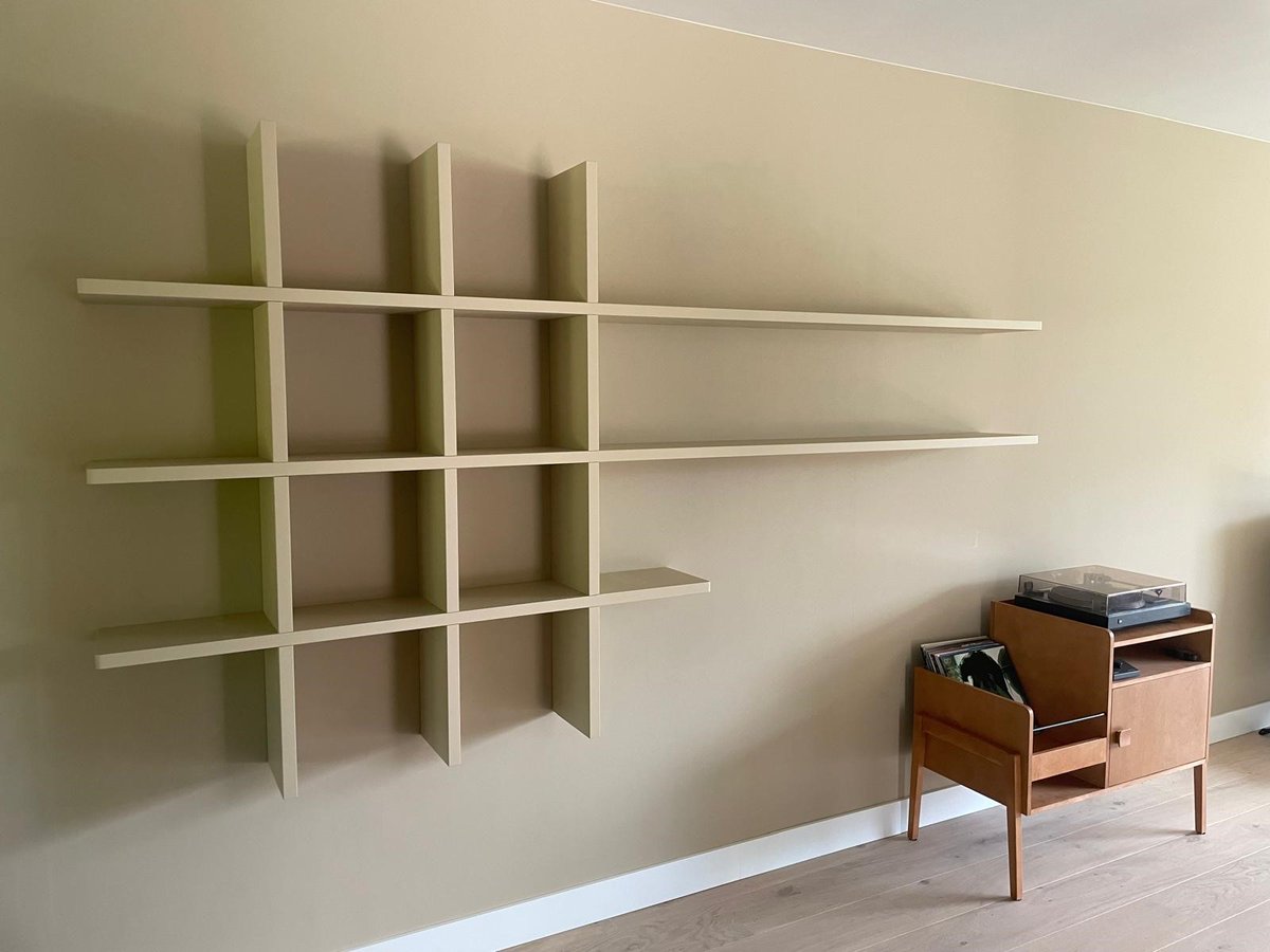 keesverhouden's tweet photo. Kijk nou wat Kees, Frans en Corné gisteren hebben neergezet! 🔨🪵 Dit wandrek is toch om verliefd op te worden? 😍 Zou jij dit ook in huis willen? Laat het ons weten in de reacties! 👇 #maatwerkmeubels #ambachtelijkvakmanschap #wandrekopmaat #trotsoponswerk" https://t.co/t5PU3xDMjo