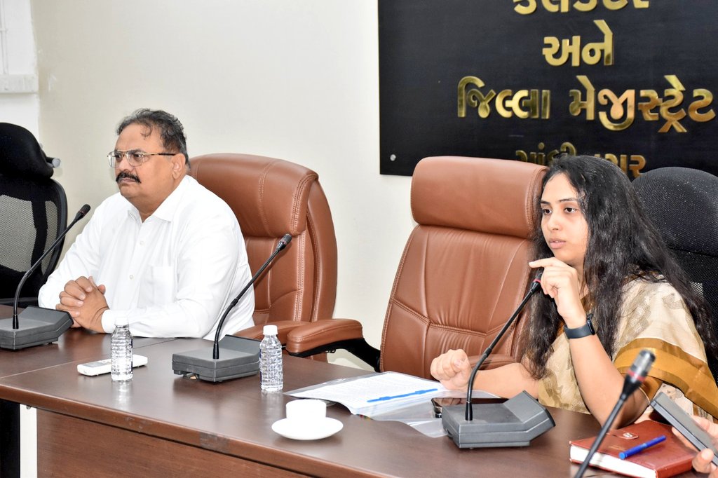 ગાંધીનગરમાં તમામ આવશ્યક ચીજ વસ્તુઓના ભાવ જાળવવા તથા સંઘરાખોરી સામે કડક પગલાં લેવા કલેક્ટરશ્રી મેહુલ કે.દવેનો આદેશ

દેશની વર્તમાન પરિસ્થિતિને ધ્યાન રાખતા તેનાથી ગભરાવાની કે પછી ચિંતા કરવાની કોઈ જરૂર નથી, કોઈપણ ડર વિના બધી જ વ્યવસ્થાઓ અને જીવનશૈલી કાર્યરત રહે તે માટે આપણે સૌએ