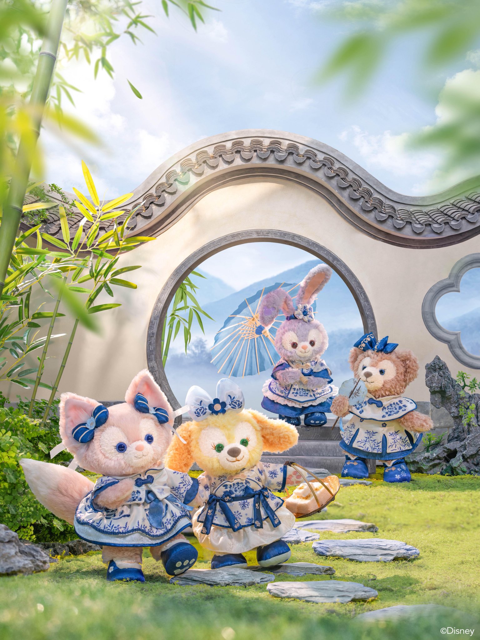 【現地購入☆正規品】ダッフィーフレンズ　青花　クッション　上海ディズニー ダッフィー - 【現地購入フォロー☆正規品】ダッフィーフレンズ