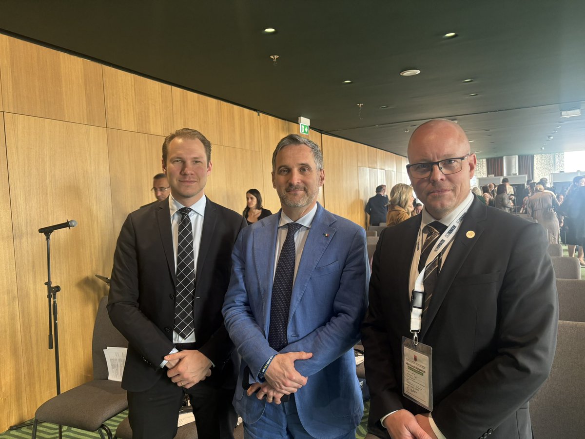 Björn Söder (SD) 🇸🇪❤️🇺🇦 🇮🇱🇦🇲🇹🇼 (@bjornsoder) on Twitter photo Today we started the briefings on the upcoming election here in 🇦🇱. I’m heading the <a href="/oscepa/">OSCE PA</a> del. which consists of 97 observers with 72 Members of Parliament from a total of 31 OSCE countries. From 🇸🇪 my dear party colleagues <a href="/MarkusWiechel/">Markus Wiechel</a> and <a href="/MatheusEnholm/">Matheus Enholm</a> also participate. Today we started the briefings on the upcoming election here in 🇦🇱. I’m heading the <a href="/oscepa/">OSCE PA</a> del. which consists of 97 observers with 72 Members of Parliament from a total of 31 OSCE countries. From 🇸🇪 my dear party colleagues <a href="/MarkusWiechel/">Markus Wiechel</a> and <a href="/MatheusEnholm/">Matheus Enholm</a> also participate.