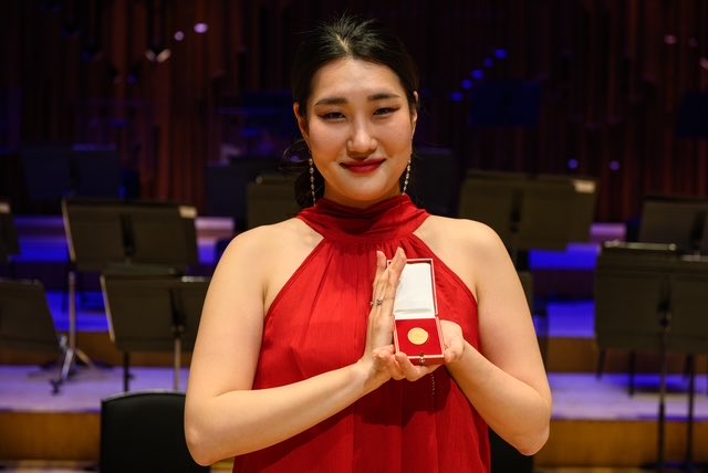 Opera with Opera News (@operamagazine) on Twitter photo The soprano Seohyun Go has won the <a href="/guildhallschool/">Guildhall School of Music & Drama</a> Guildhall School’s Music Gold Medal 2025. The soprano Seohyun Go has won the <a href="/guildhallschool/">Guildhall School of Music & Drama</a> Guildhall School’s Music Gold Medal 2025.