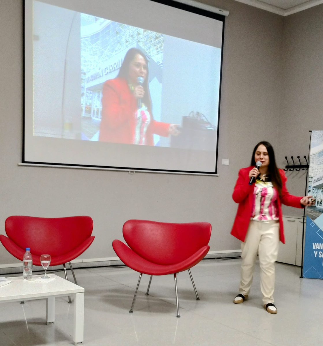 Corazón y Mujer Dra Liliana Grinfeld - SAC/FCA (@corazonymujer) on Twitter photo Imágenes de la Jornada de enfermería.
IV SIMPOSIO NACIONAL DE ENFERMEDAD CARDIOVASCULAR EN LA MUJER 🫀
De amor y de sombra: las emociones y su repercusión sobre el corazón : Sme
Takotsubo vs sme corazón festivo
👉🏻Disertante: Lic. Elisa Verello Imágenes de la Jornada de enfermería.
IV SIMPOSIO NACIONAL DE ENFERMEDAD CARDIOVASCULAR EN LA MUJER 🫀
De amor y de sombra: las emociones y su repercusión sobre el corazón : Sme
Takotsubo vs sme corazón festivo
👉🏻Disertante: Lic. Elisa Verello