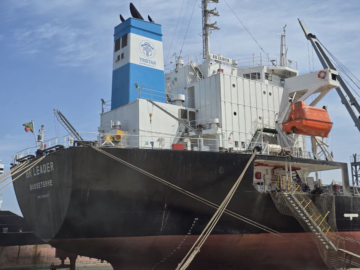 Suriye Tartus limanına 50 yolcu otobüsünü taşıyan gemi geldi