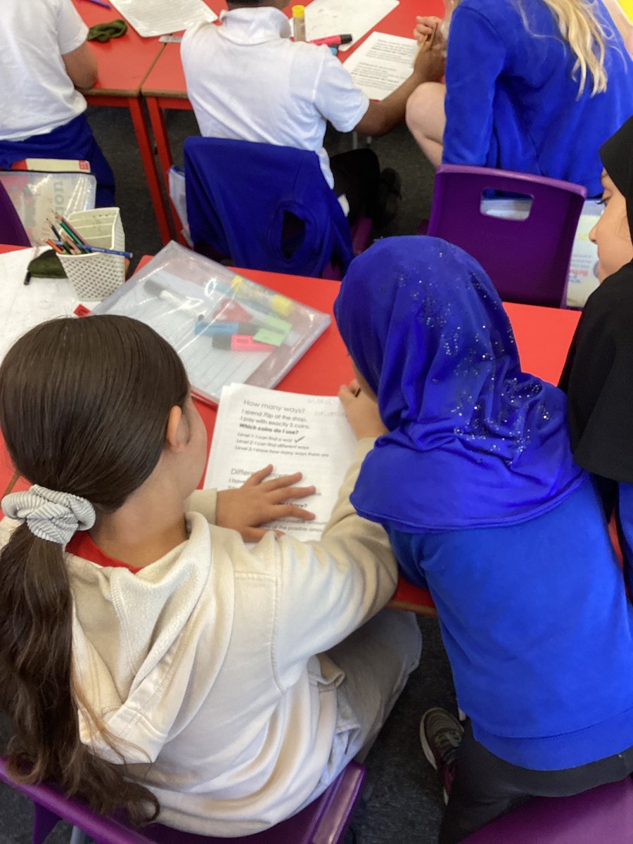 Fosse_TMET's tweet image. Miss Haley’s maths group are working on problem solving and reasoning questions today to finish off our unit on money. 💰 #fmmaths #fmcurious