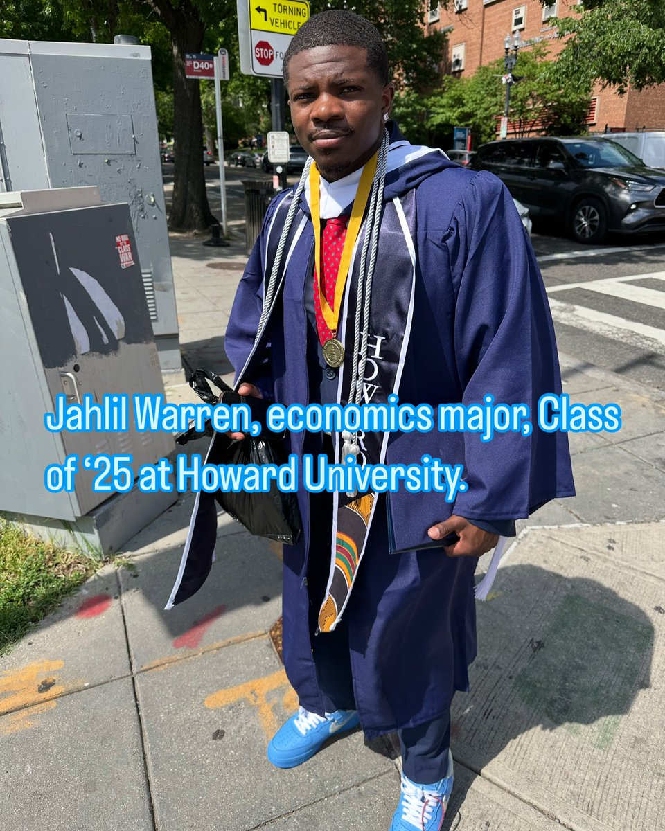 Professor J (@dcwriter360) on Twitter photo Ran into chess associate Jahlil
Warren decked out in cap, gown and sneakers as the football player graduated with a degree in economics from <a href="/HowardU/">Howard University</a> Class of ā25. Ran into chess associate Jahlil
Warren decked out in cap, gown and sneakers as the football player graduated with a degree in economics from <a href="/HowardU/">Howard University</a> Class of ā25.