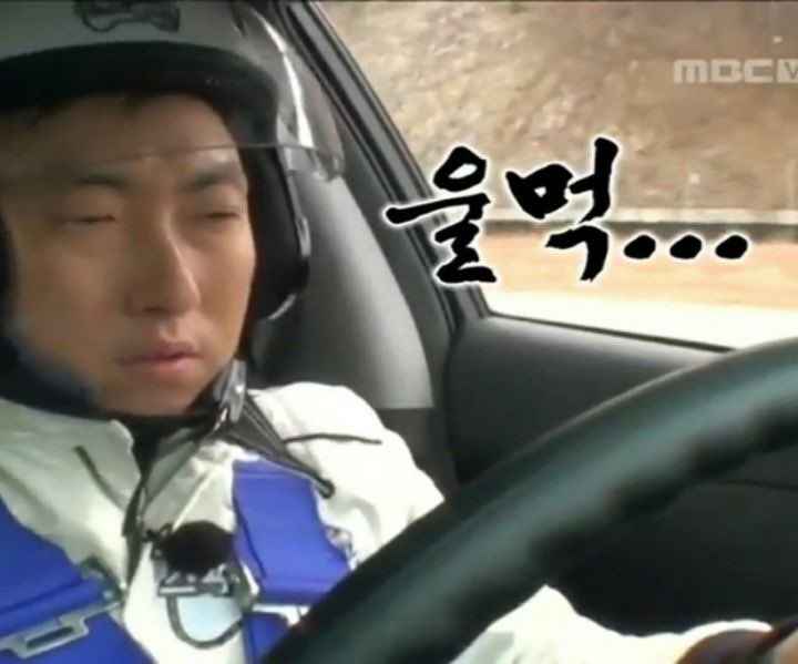 ynsvip889's tweet image. 선생님들 저 지금 10시간째 게시글 알림이 안떠요 알림설정해둔분 글 올리셔도 알림이 안와여ㅜ
리트윗이랑 하트는 알림 잘 오는데…왜이러는지 아시는분..흑흑