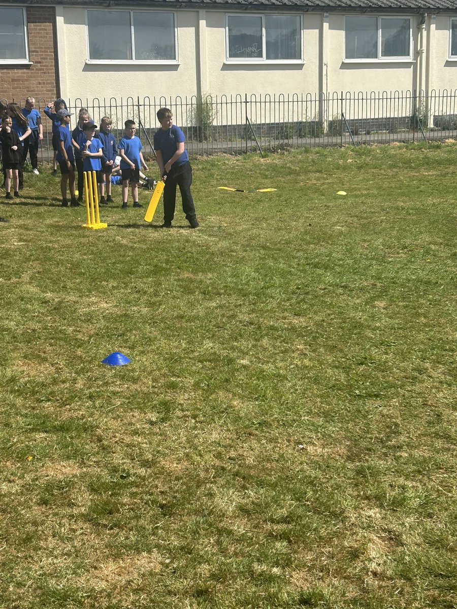 latimerprimary's tweet image. #ClassSP have had a fantastic cricket session this morning. Everyone got involved, tried their best and had a great time! #LatimerPE