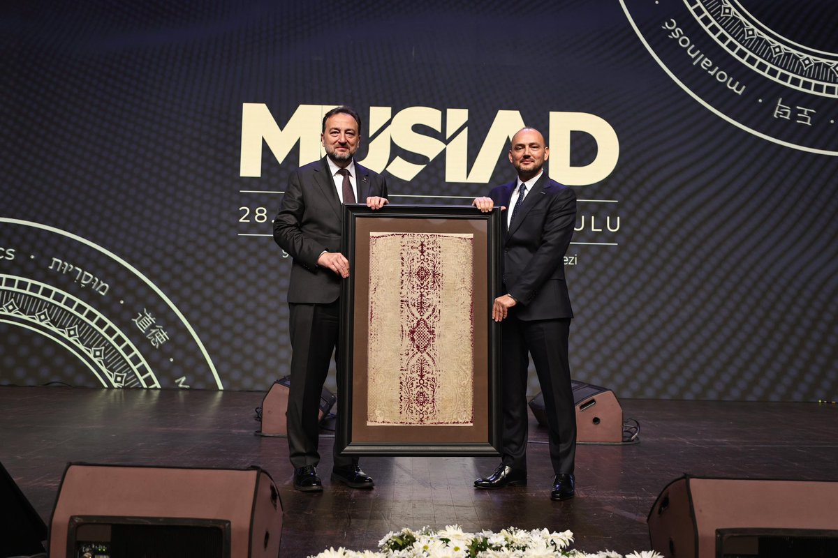 MÜSİAD (@musiad) on Twitter photo MÜSİAD 28. Olağan Genel Kurulu’nun öğleden önceki oturumu tamamlandı.
.@Ticaret Bakanımız ve MÜSİAD 3. Dönem Genel Başkanımız Sayın Prof. Dr. Ömer Bolat’ın (@OmerBolatTR) da katılım sağladığı Genel Kurul’da, Burhan Özdemir (<a href="/BurhanOzdemirTR/">Burhan Özdemir</a>) MÜSİAD’ın 8. Genel Başkanı olarak MÜSİAD 28. Olağan Genel Kurulu’nun öğleden önceki oturumu tamamlandı.
.@Ticaret Bakanımız ve MÜSİAD 3. Dönem Genel Başkanımız Sayın Prof. Dr. Ömer Bolat’ın (@OmerBolatTR) da katılım sağladığı Genel Kurul’da, Burhan Özdemir (<a href="/BurhanOzdemirTR/">Burhan Özdemir</a>) MÜSİAD’ın 8. Genel Başkanı olarak
