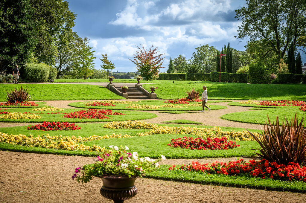 The sun will be shining in Bolton this weekend and there are plenty of things to do ☀️

Whether you are having a picnic in Queen's Park or seeing the animals at Smithills Open Farm, there is something for everyone! 

Want to plan your weekend? 👉 wearebolton.co.uk/visit/
