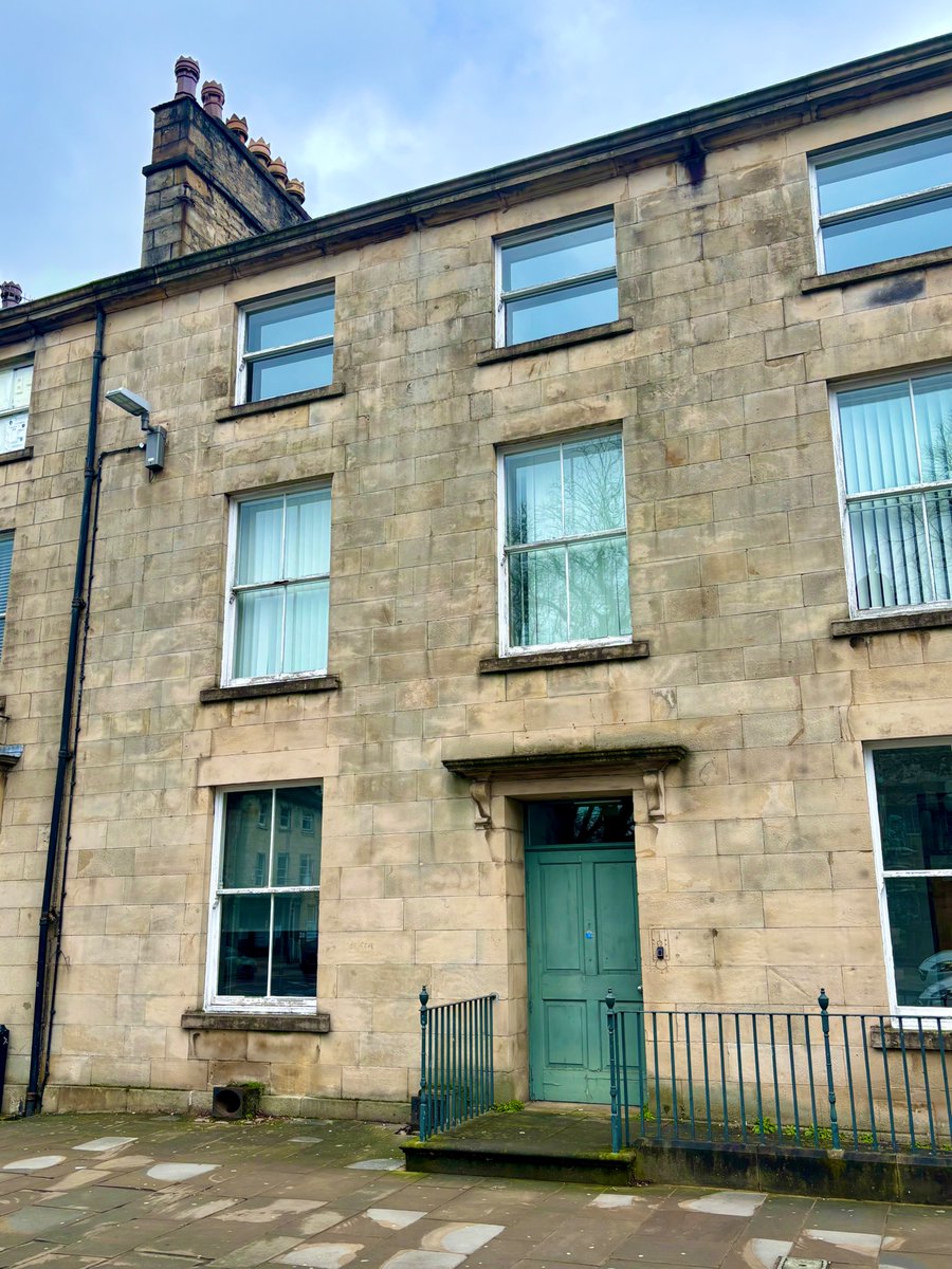 I often visit Lancaster (my son is at uni there) and I always pass by this unprepossessing house in the centre, which was the scene of the tragic murder of Isabella Ruxton and her maid in 1935. It's featured in this week's Sleuthing Adventures newsletter: drangelabuckley.substack.com/p/the-ruxton-c…
