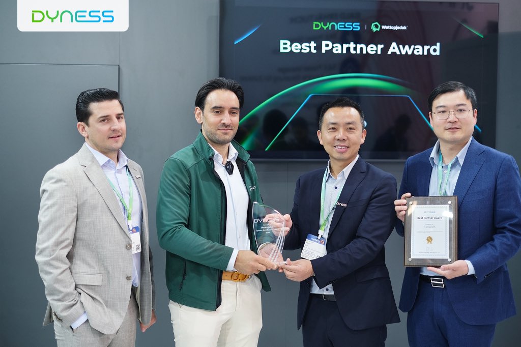 🌟 At this year's exhibition we had the honor of presenting the #Dyness Best Partner Award to our incredible partner, Wattopjedak! 🎉 

Let's celebrate our achievements and commitment to a sustainable future and power a greener tomorrow! 

#DynessBestPartner #IntersolarEurope2025