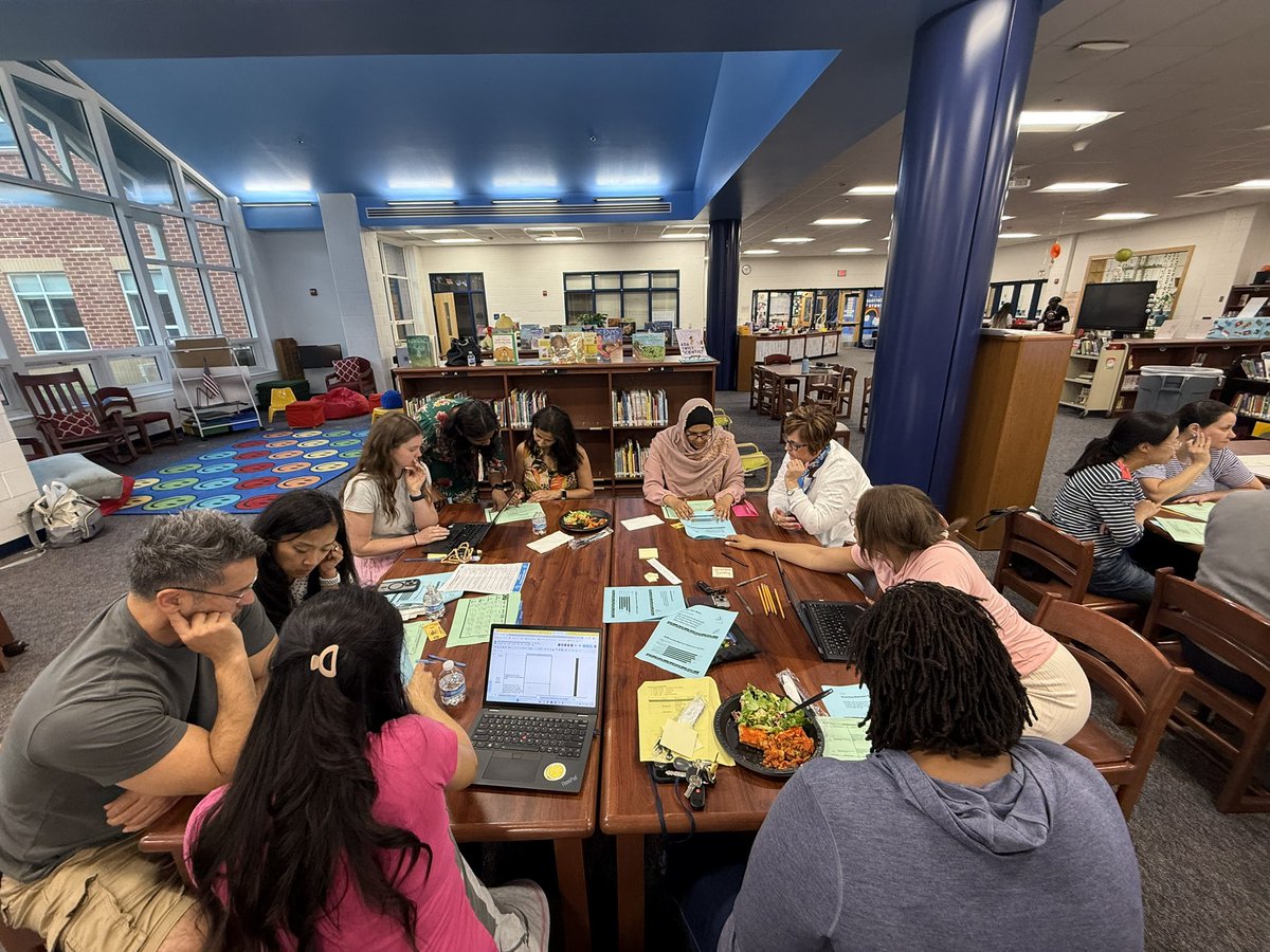 mom24children's tweet photo. Wrapped up our 1st parent academy at Cardinal Ridge with a great session of amazing CRE parents and staff last night. #learningandgrowingtogether @CardinalRidgeES @LCPSOfficial @Dr_M_Adejumo @LoudounSupe https://t.co/H9OFeS0y1X