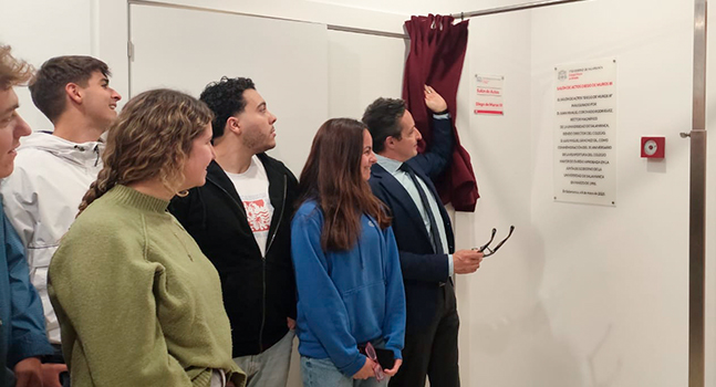 Universidad de Salamanca (@usal) on Twitter photo El rector de la USAL, Juan Manuel Corchado, ha inaugurado el nuevo Salón de Actos "Diego de Muros III" del <a href="/CM_Oviedo/">Colegio Mayor de Oviedo</a>, coincidiendo con la celebración del 30 aniversario de su reapertura.
Más información ➡️ saladeprensa.usal.es/node/138988 El rector de la USAL, Juan Manuel Corchado, ha inaugurado el nuevo Salón de Actos "Diego de Muros III" del <a href="/CM_Oviedo/">Colegio Mayor de Oviedo</a>, coincidiendo con la celebración del 30 aniversario de su reapertura.
Más información ➡️ saladeprensa.usal.es/node/138988