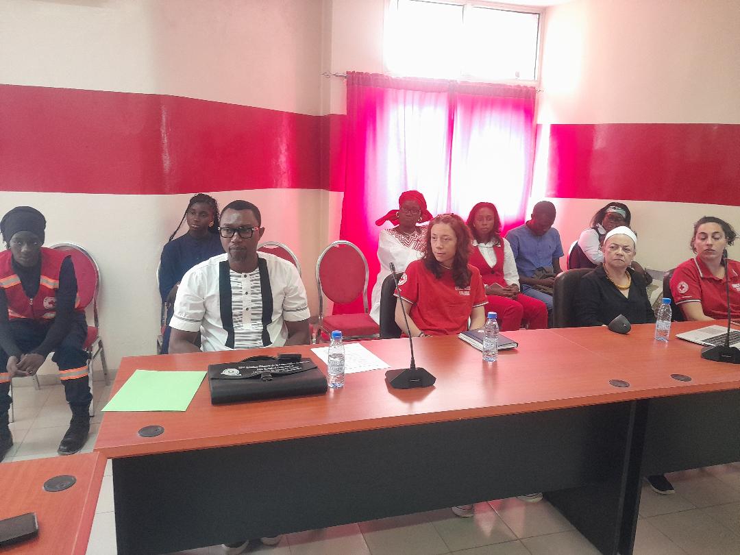 CSenegalaise's tweet image. La @CSenegalaise continue de vulgariser la Loi n° 2005-19 du 5 Août 2005 relative à l’utilisation et à la protection de l’emblème de la Croix-Rouge et du Croissant-Rouge adoptée il y a 20 ans par l’Assemblée nationale en plaidant pour zéro cas d’abus de l&apos;emblème  au #Sénégal.