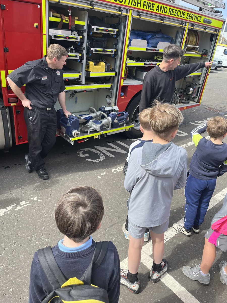 Ross Twigg_Easterhouse Sport Centre (@ross_twigg) on Twitter photo ๐ฅ Fire Safety Awareness for our Glasgow Virtual Schools! ๐
Yesterday, the young people participated in an engaging Fire Safety session, learning critical tips to stay safe in emergencies.
Safety first, always! #FireSafety
<a href="/scotfire_glasgo/">SFRS City of Glasgow</a> <a href="/KevinM_ESC/">Kevin Martin - Easterhouse Sport Centre</a> <a href="/GvsGlasgow/">Glasgow Virtual School</a> ๐ฅ Fire Safety Awareness for our Glasgow Virtual Schools! ๐
Yesterday, the young people participated in an engaging Fire Safety session, learning critical tips to stay safe in emergencies.
Safety first, always! #FireSafety
<a href="/scotfire_glasgo/">SFRS City of Glasgow</a> <a href="/KevinM_ESC/">Kevin Martin - Easterhouse Sport Centre</a> <a href="/GvsGlasgow/">Glasgow Virtual School</a>