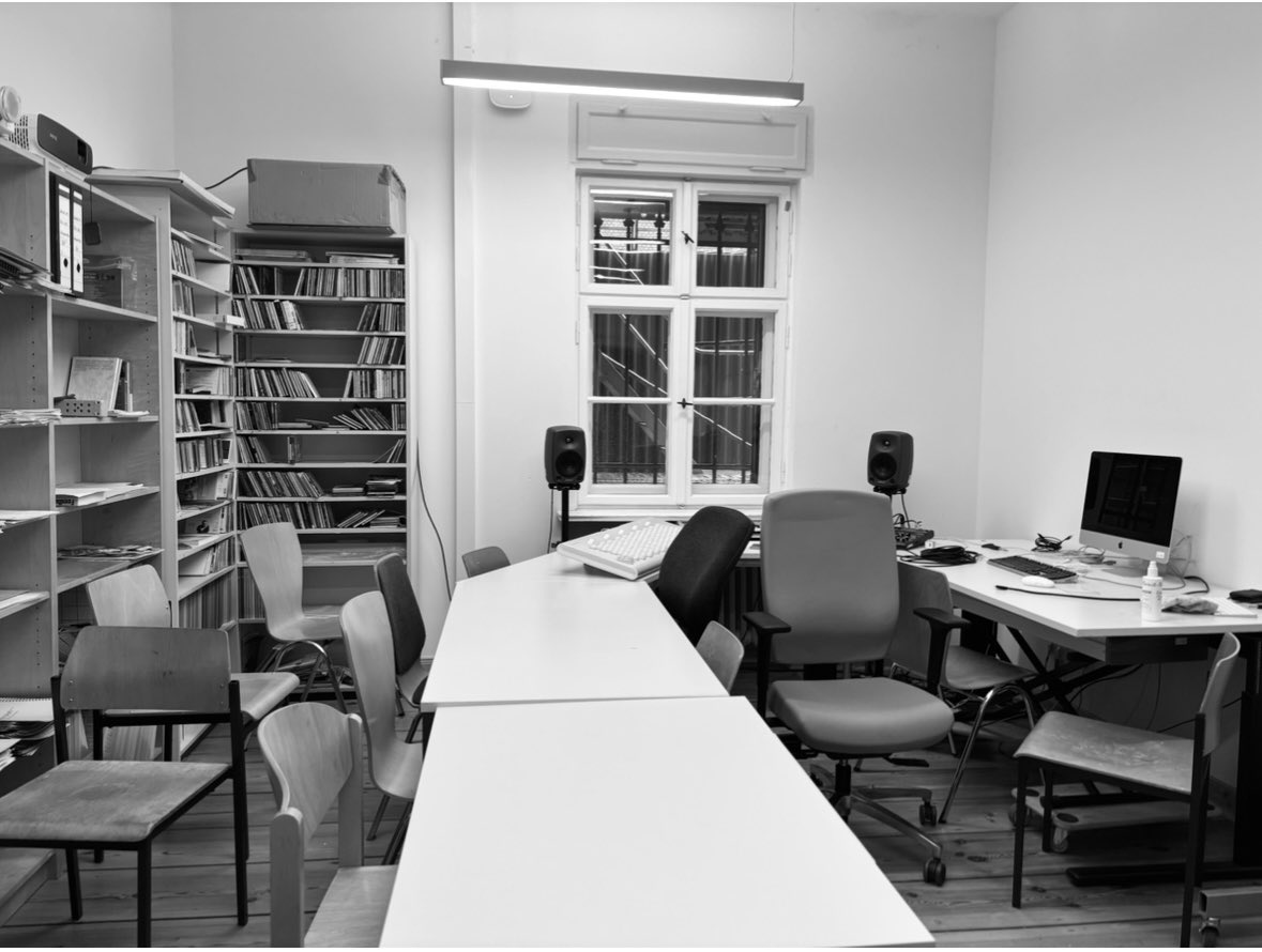 時間が経ってしまいましたが、3年間のドイツ留学を終え、本帰国しました🇯🇵🌱
挑戦に満ちた濃い時間を過ごすことができました！留学中の活動も少しずつ発信できたらなと思っています。

お世話になった方々、ありがとうございました🙇‍♀️✨お家からの景色と、籠りに籠った図書館&amp;レッスン室を...☁️