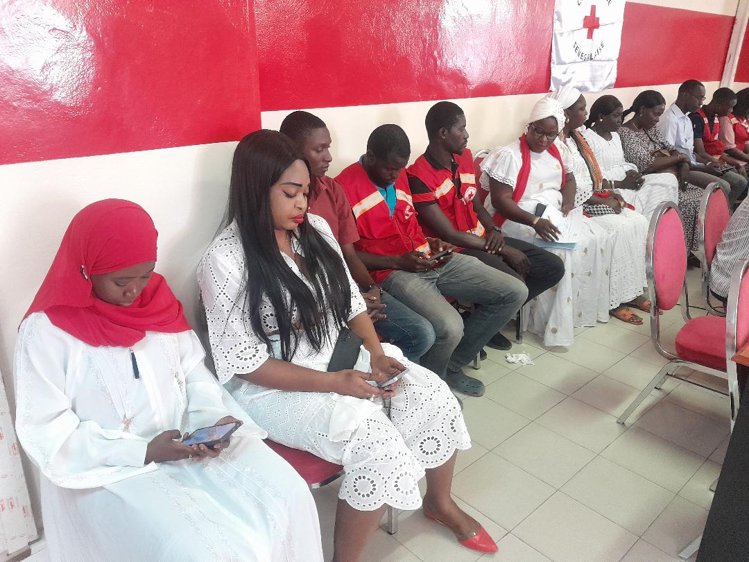 CSenegalaise's tweet image. The @CSenegalaise continues to popularize Law No. 2005-19 of 5 August 2005 on the use and protection of the Red Cross and Red Crescent emblem, adopted 20 years ago by the National Assembly, by advocating for zero cases of abuse of the emblem in #Sénégal.