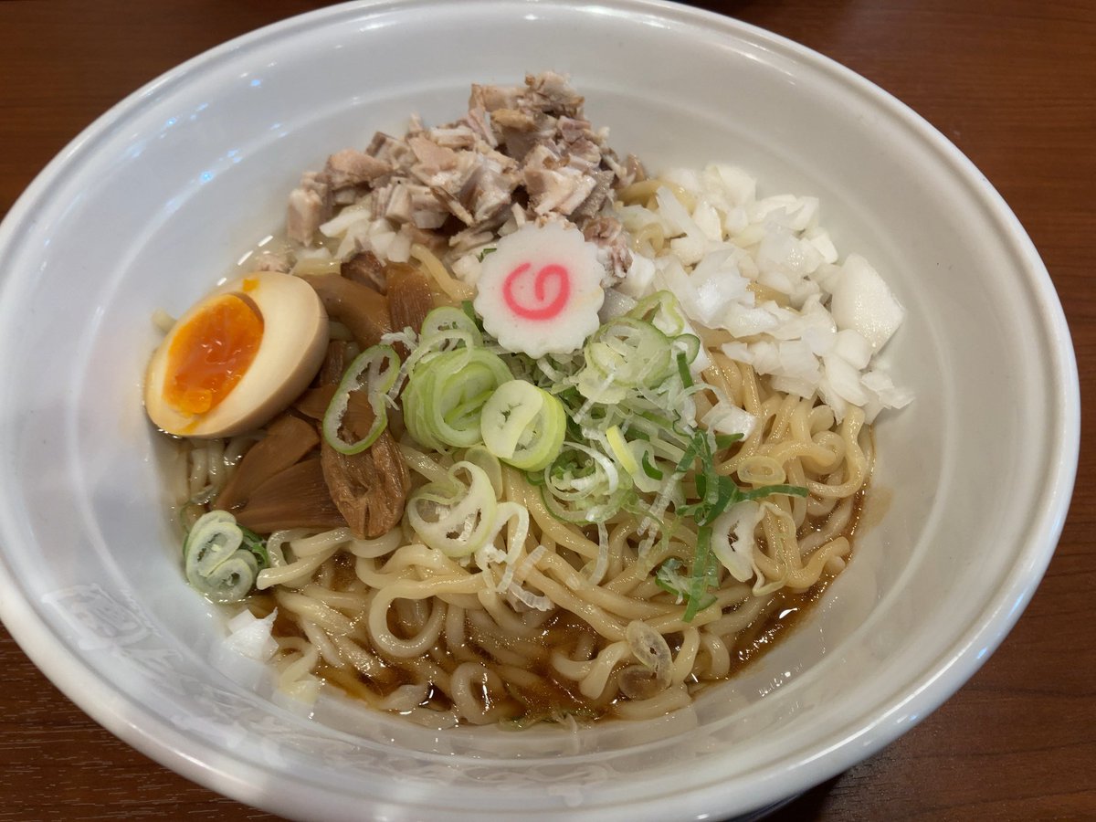 ccc_FLO's tweet photo. 今日のぴのさん。GW後の出勤お疲れ様でした！久々の麺にてカンパーイ🍻 https://t.co/P9YgcG2zyS