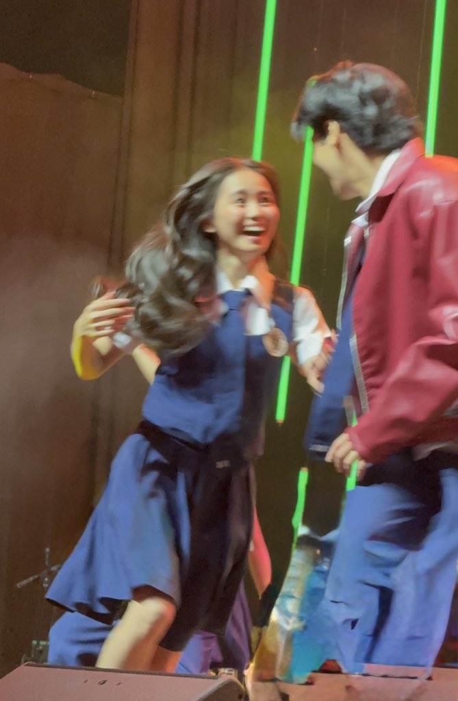ashdresvero's tweet photo. hindi man lang nagbago ang mga ngiti LUH MAHAL NA ISA’T ISA https://t.co/PVdfrcybye