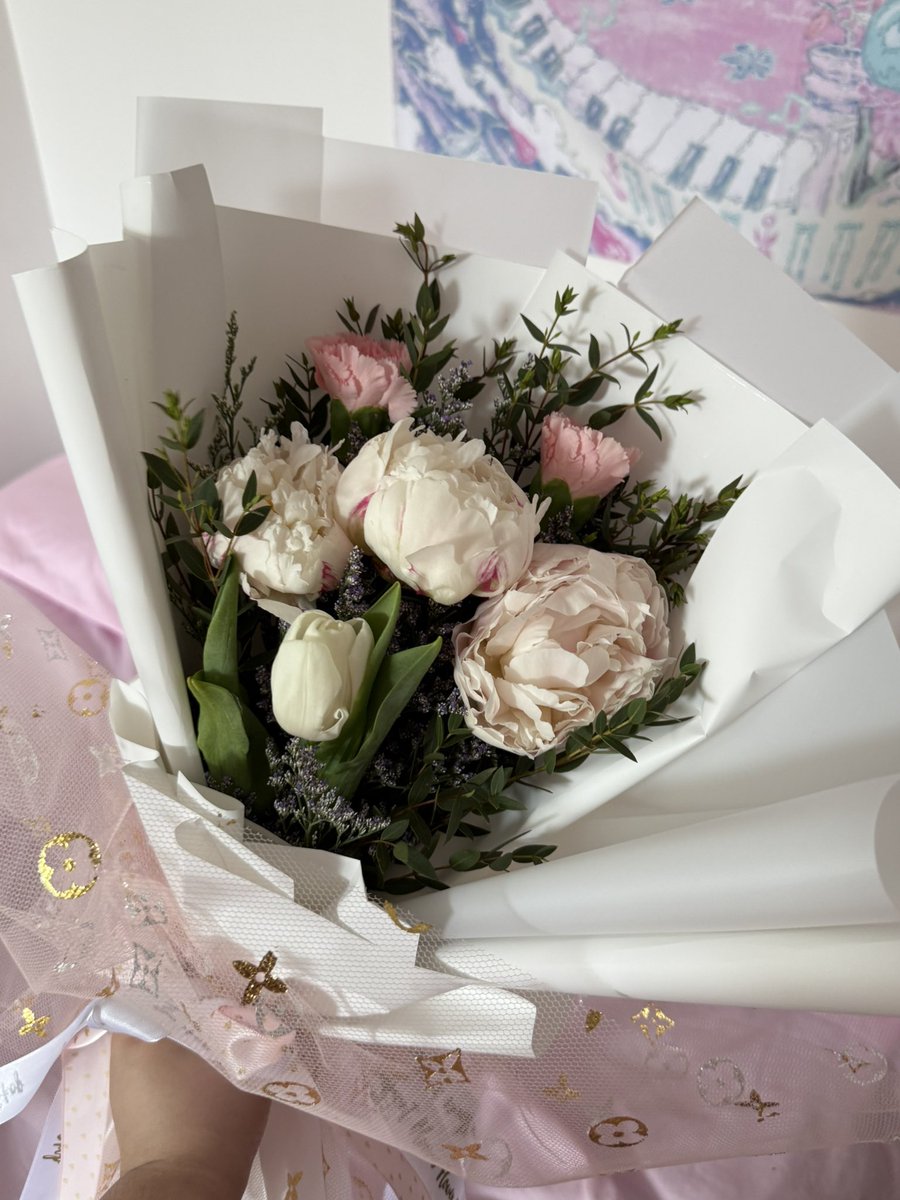 one of my april faves is my birthday bouquet 🤍