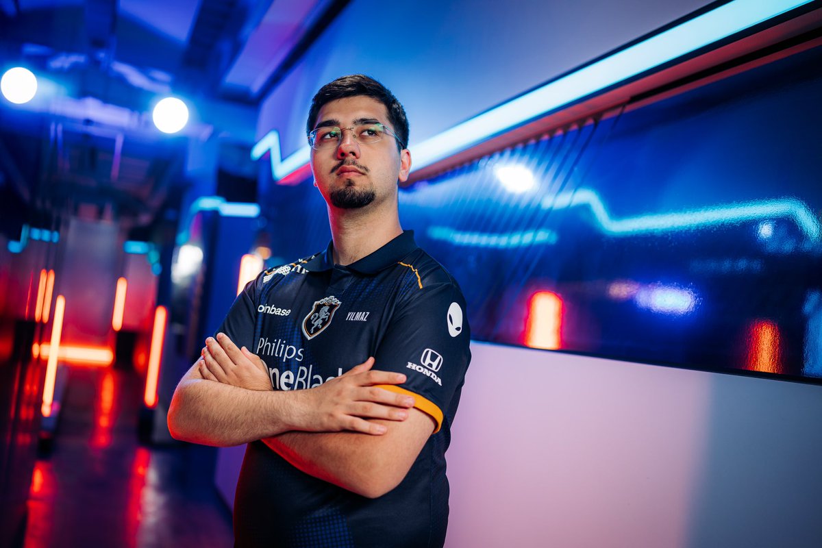 Emre Yilmaz (@emreyilmazz80) on Twitter photo SIGNED @TEAMLIQUID
No way I was leaving <a href="/TheTeamGullit/">Team Gullit</a>. We’re just part of something bigger now.
Looking forward to work with this team and win trophies together 🏆 SIGNED @TEAMLIQUID
No way I was leaving <a href="/TheTeamGullit/">Team Gullit</a>. We’re just part of something bigger now.
Looking forward to work with this team and win trophies together 🏆