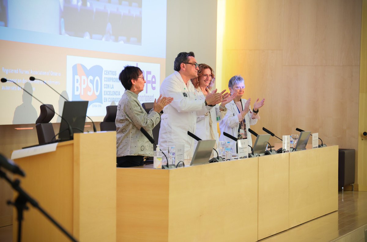 🏥El departamento de salud Valencia La Fe celebra su designación como Centro Comprometido con la Excelencia en Cuidados
🥼300 enfermer@s han asistido al acto 
🏅La Fe es el primer departamento en obtener esta distinción en la Comunitat #SomosLaFe
🔗lafe.san.gva.es/es/-/excelenci…