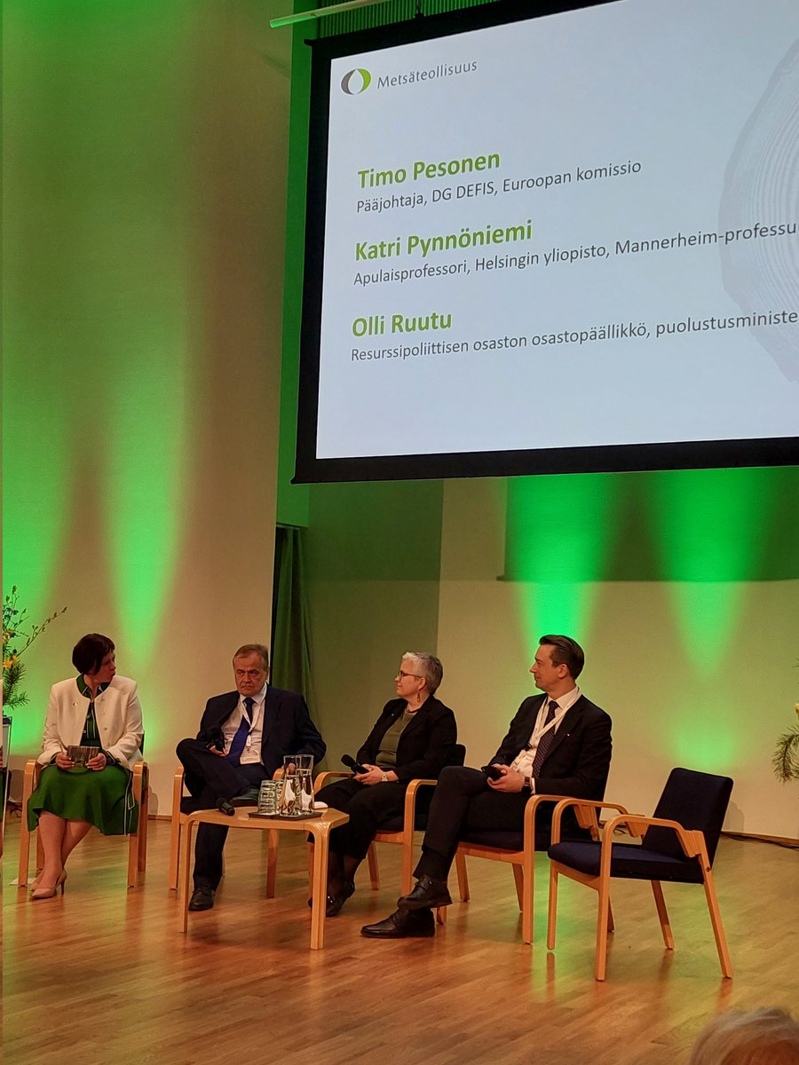 "#Venäjä varautuu jo seuraavaan sotaan, testaamaan Naton artikla 5:n toimimista, sanovat EU-maiden tiedusteluelinten arviot", kertoi Finlandia-talolla pääjohtaja Timo Pesonen, DG DEFRIS, Euroopan komissio. #FinlandEU30 #metsäteollisuus