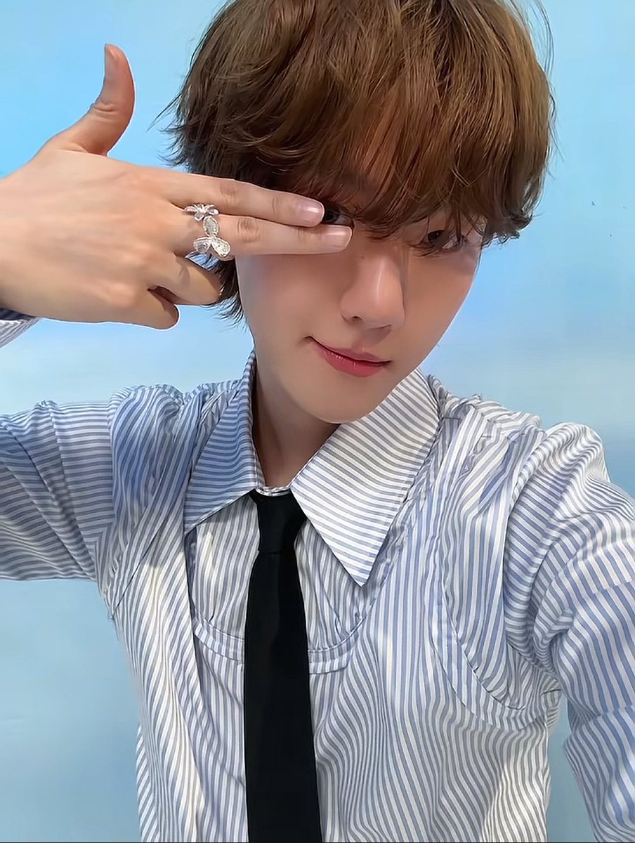 BBHLOOK__'s tweet photo. Byun Baekhyun https://t.co/ORZgDbRQo5