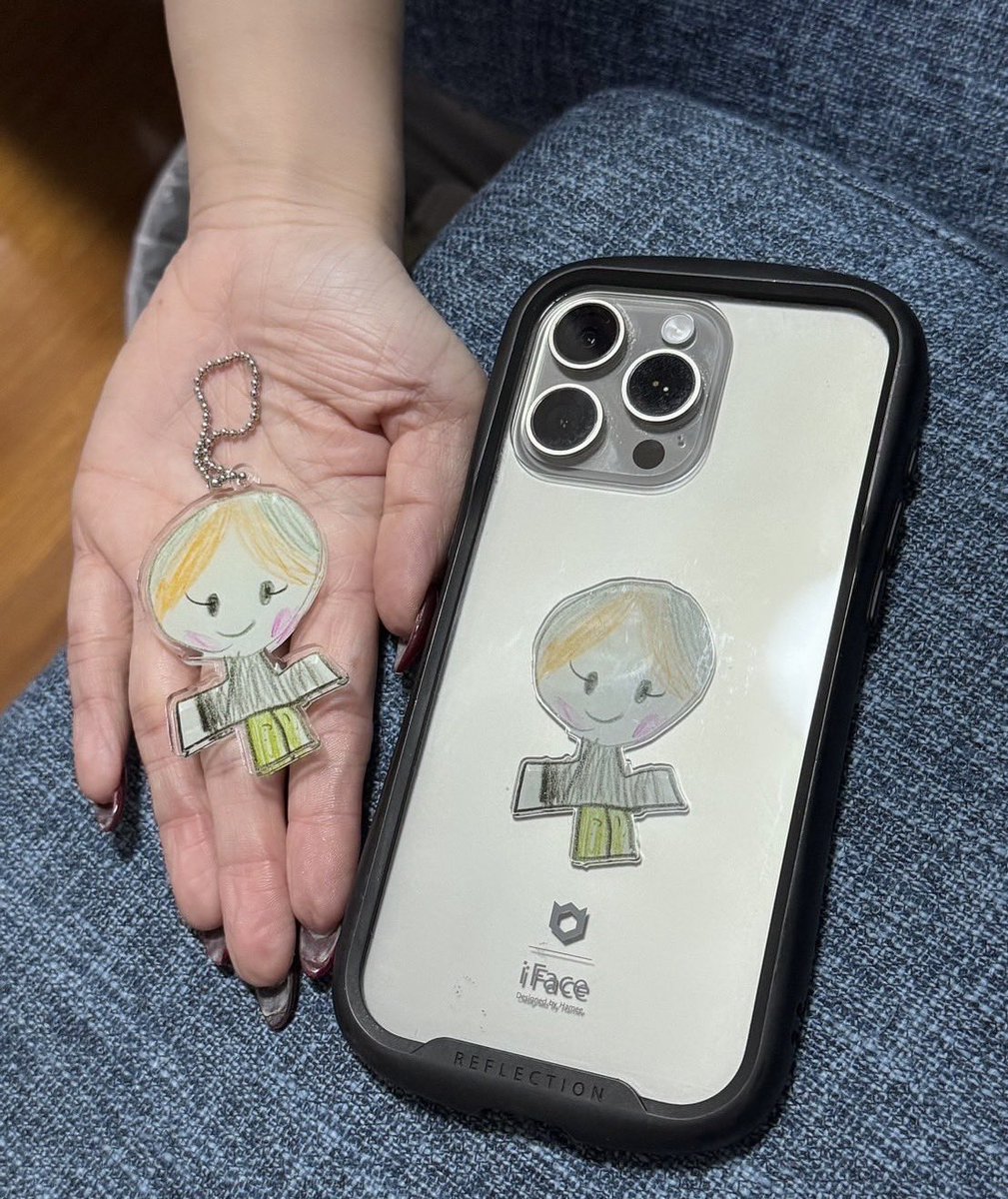生きてます！
気にかけてご連絡下さるみなさま、本当に本当にありがとうございます🙇‍♂️

色々重なって立て込んでしまい、落ち着いたらちまちままた配信つけます🍀*゜
よければ話し相手なってください🫶

アクキー作ってみました( ꇐ₃ꇐ )