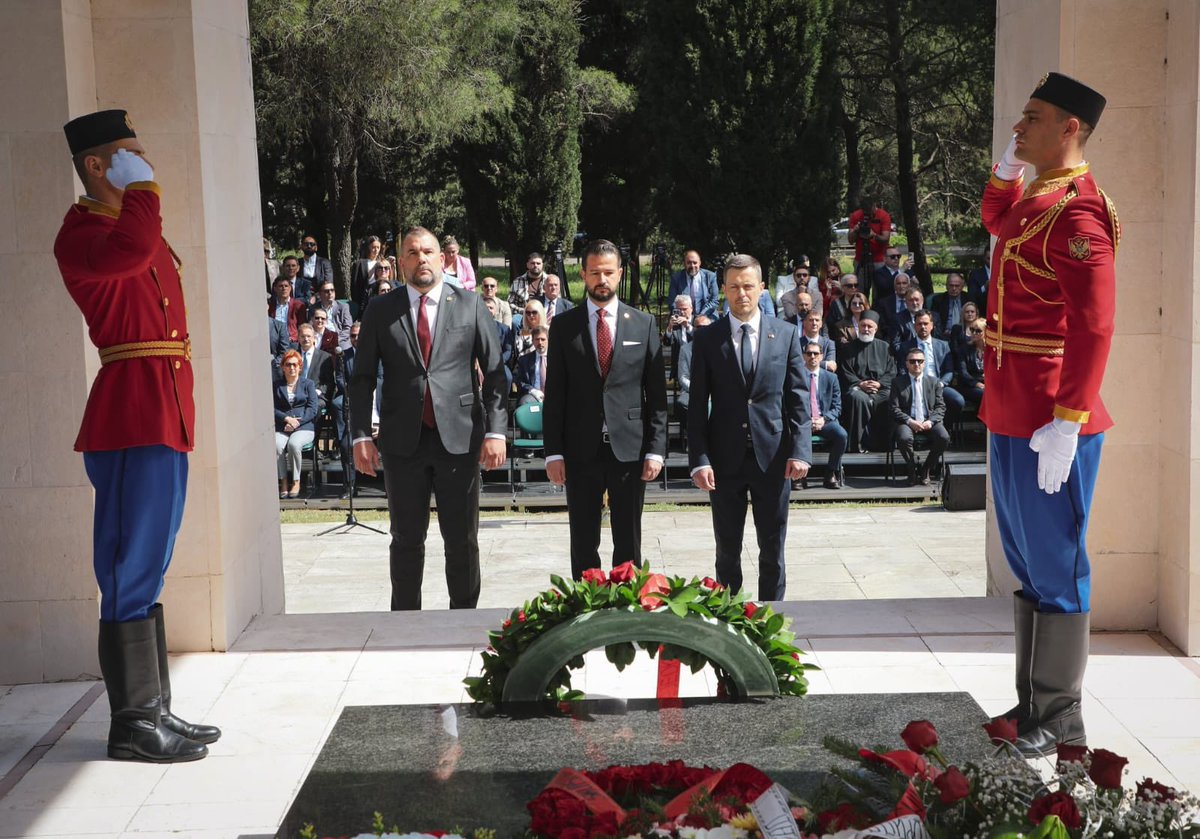 josattler's tweet photo. 🇪🇺Ponosan sam što služim u 🇲🇪, zemlji snažne antifašističke tradicije, koja je dala ogroman doprinos u borbi za oslobođenje Evrope. Danas, 80 godina kasnije, nastavljamo da čuvamo zajedničke evropske vrijednosti slobode, mira i dostojanstva🕊️. 🇪🇺🤝🇲🇪#DanEvrope #DanPobjede https://t.co/8RGC9UQYuP