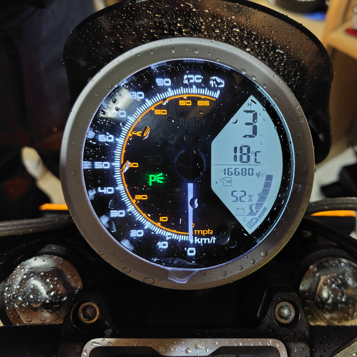 s8FV4DHiX5mmr6F's tweet image. TCMAXですが、乗り換えることにしました。
本日雨の中最後の走行、全走行距離16680km。
#TCMAX
#電動バイク