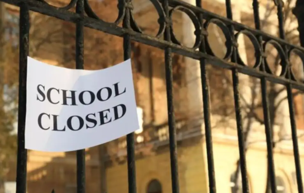 JammuTribune's tweet image. Schools, Colleges to Remain Shut Across J&amp;amp;K Till May 12, Decision on Reopening to Be Taken on Monday 
#JKSchools #EducationUpdate #SchoolClosure #JammuAndKashmir #CollegeClosed