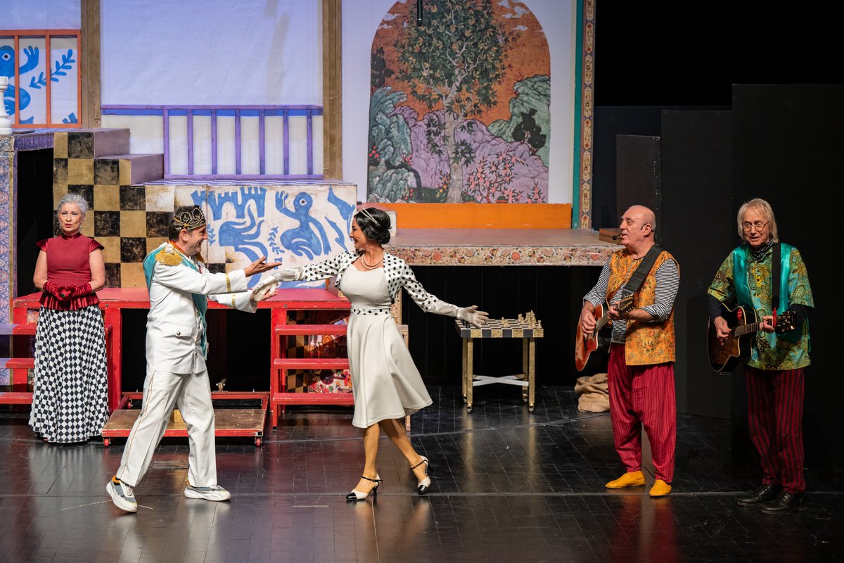 Şahları Da Vururlar sezonun son oyunları:

10 Mayıs Cumartesi 20.00
16 Mayıs Cuma 20.00
17 Mayıs Cumartesi 20.00
18 Mayıs Pazar 18.00
23 Mayıs Cuma 20.00
24 Mayıs Cumartesi 20.00

Ses-1885'te.
Biletler, Biletix, Mobilet, BuBilet ve oyun günü gişemizde!

#ferhansensoy