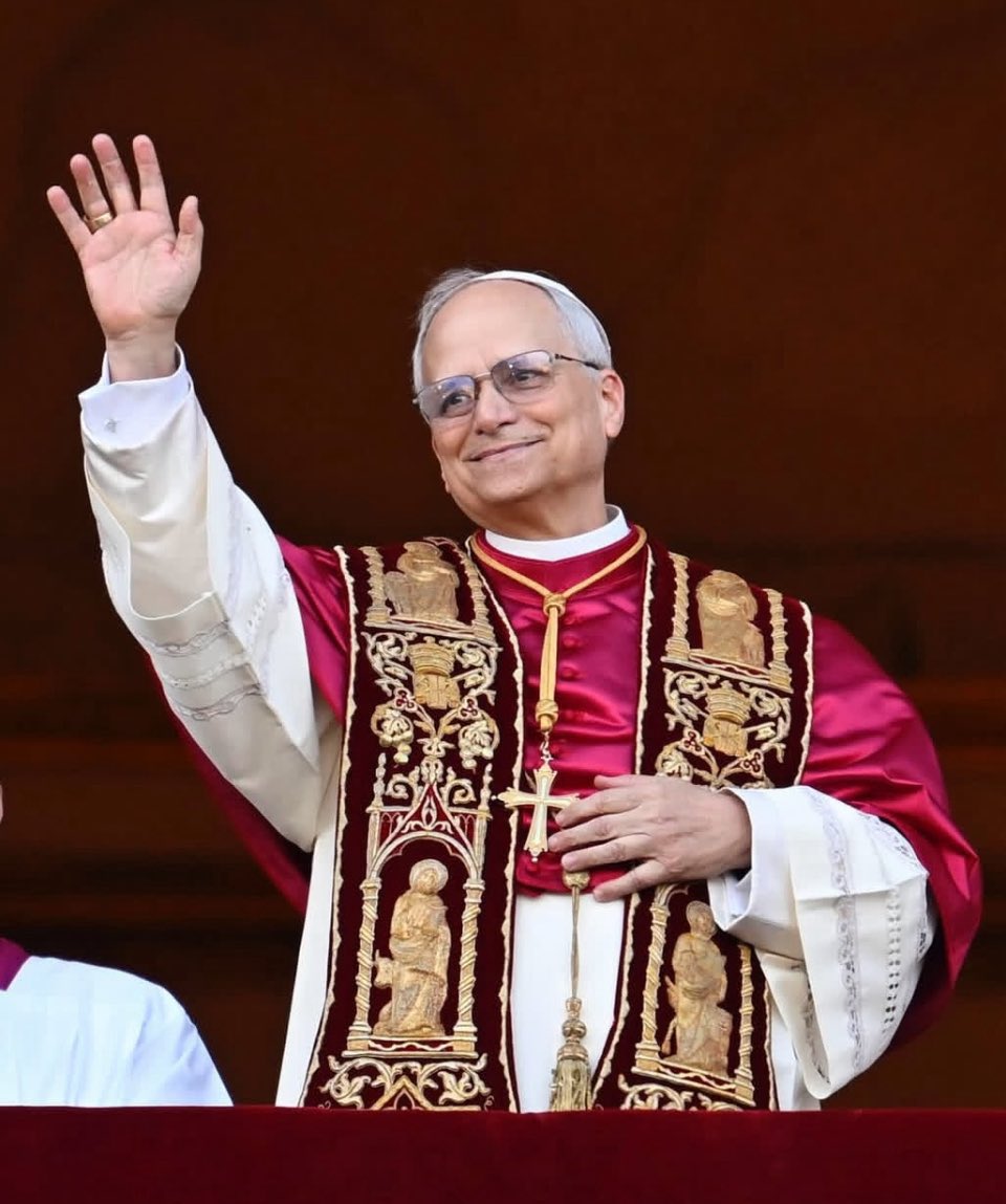 La elección del nuevo papa Leon XIV y su llamado de paz es símbolo de esperanza, diálogo y reconciliación en estos tiempos difíciles. Deseo que su pontificado esté guiado por la sabiduría y la fortaleza.