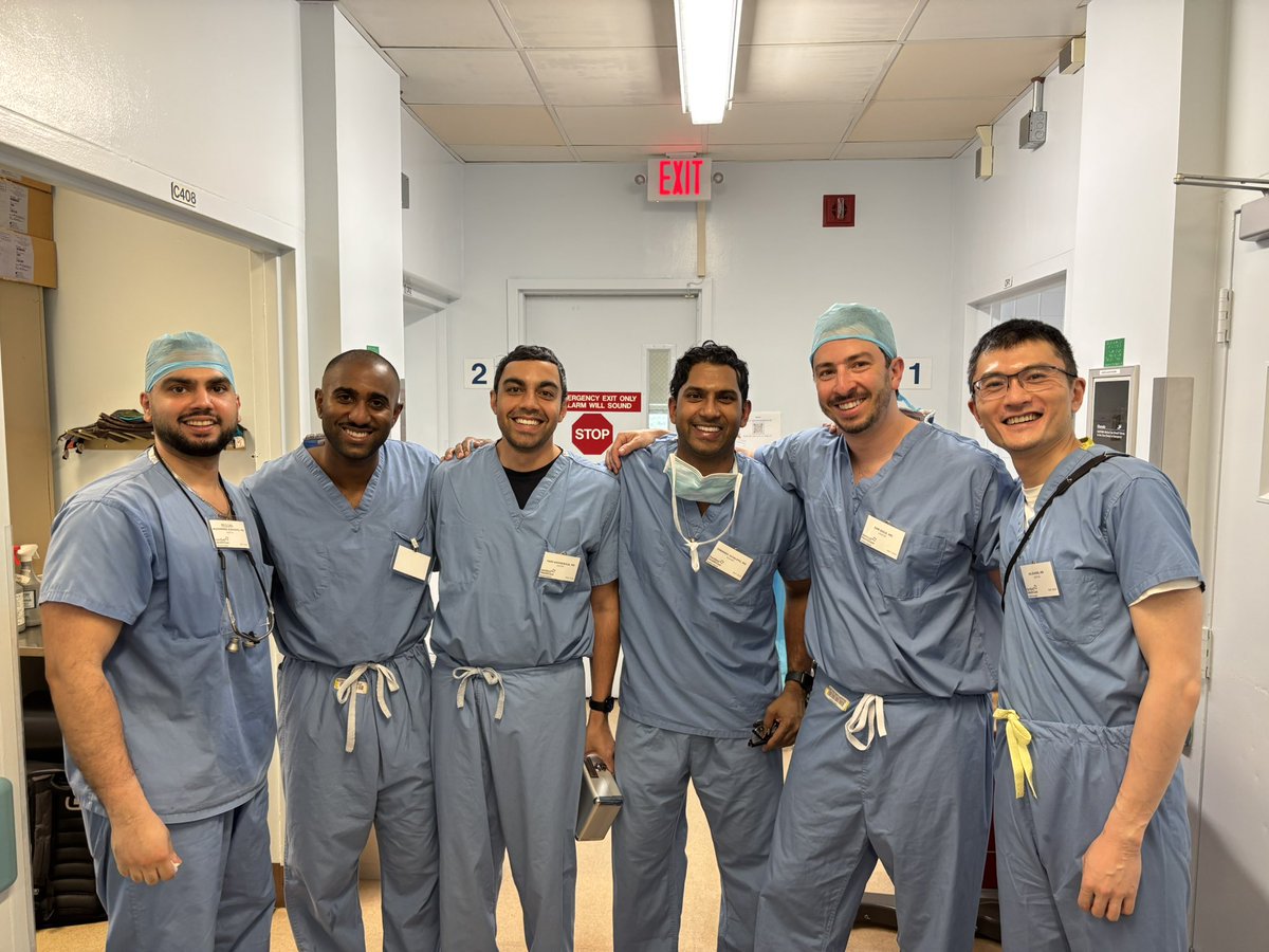 bbmdmsk's tweet image. Terrific day #1 of our open surgical skills training program for our @UrologyMSK research fellows about to start their clinical year of training. Tremendous partners @HartfordHealthC @MSKCancerCenter