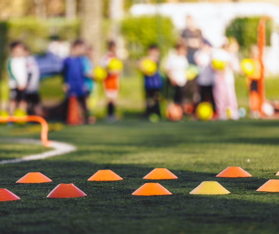 🚀⚽ ¿Quieres trabajar en el mundo del fútbol? En Formación, Deporte y Empleo ofrecemos cursos para entrenadores de fútbol con titulación oficial. ¡Estudia con nosotros y empieza tu carrera deportiva! Más info en: f.mtr.cool/xmfpxharvu #CarreraDeportiva #EntrenadorDeFútbol