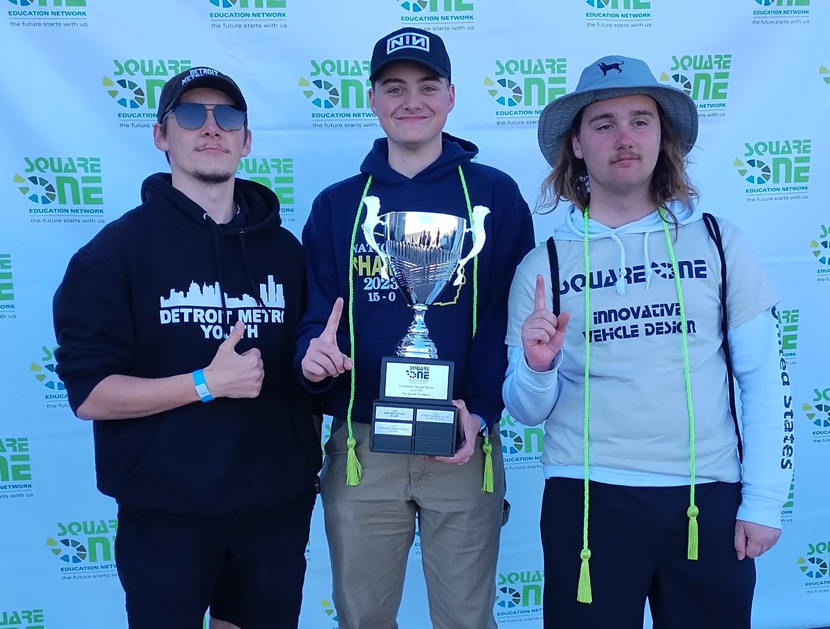 CHSRedwolfSTEM's tweet image. Top Speed Champs!! ⚡️ @CHS_LeadsTheWay Advanced STEM Seniors lead the way with 1st place at 59 mph in Square One Mini-IVD RC Race🔥 @ccs_super @CCSredwolves