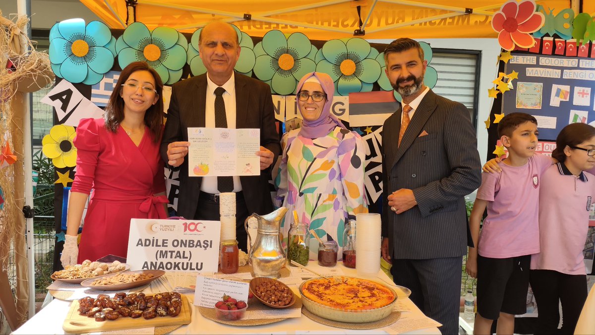 tarsusmem1's tweet photo. 💫 Öğrencilerimiz ve öğretmenlerimiz, bir araya gelerek eTwinning projelerinin gücünden ilham aldılar. Birlikte yaratılan harika projeler ve paylaşılan deneyimler, geleceğimizin eğitimine yön verecek.
@tcmeb
@MersinMEM
@fazilet_durmus
@g_tarsus 
@m_anteplioglu66 https://t.co/1AXn2eCdoC