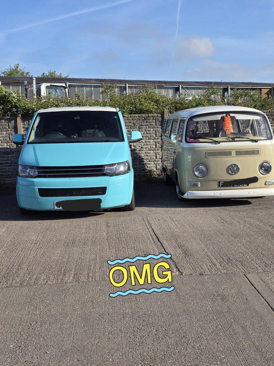 JohnHuskinson2's tweet photo. GA Friend 🧡
Nice to see my bay window next to his big brother
#VW #VWBayWindow #VWCamper https://t.co/oQVQJrOfLk
