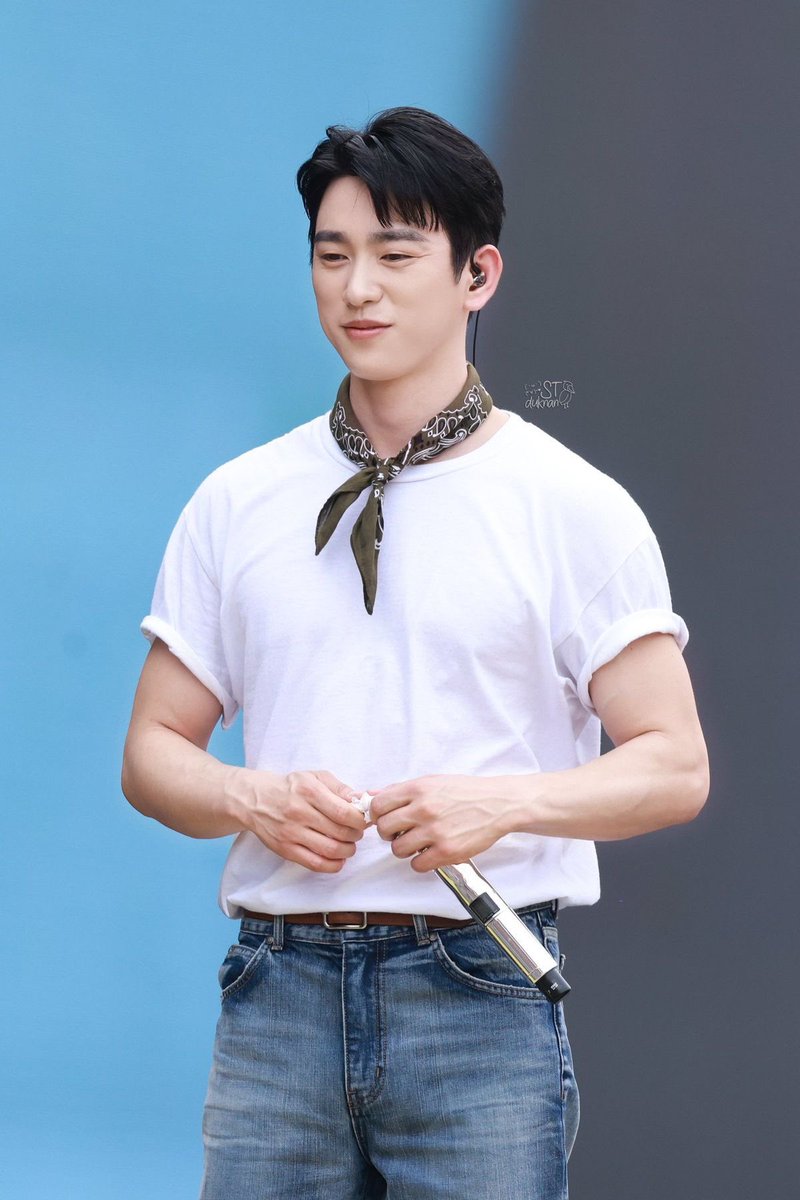 ทามไลน์ฉันเหมือนบอทมาก เจอแต่คำว่าจินยองหล่อ จินยองหล่อมาก จินยองหล่อ จินยองหล่อ เลื่อนฟีดก็ยังเจอคำว่าจินยองหล่อยุ 

#jinyoung <a href="/JINYOUNG/">박진영</a>