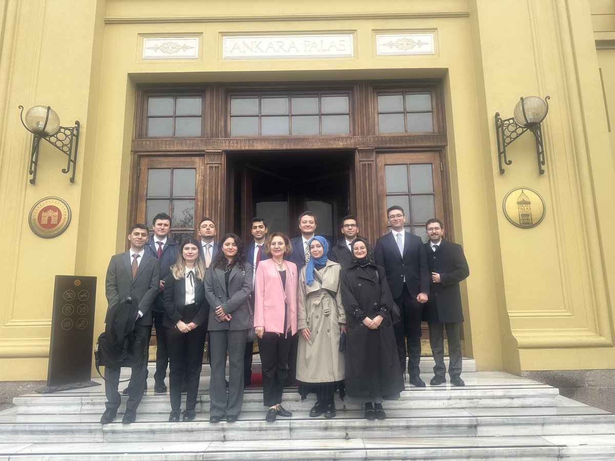 Dışişleri Bakanlığı 61. Dönem Aday Meslek Memurları, Diplomasi Akademisi eğitimini bitirdi. Genç meslektaşlarımıza başarılar dileriz.