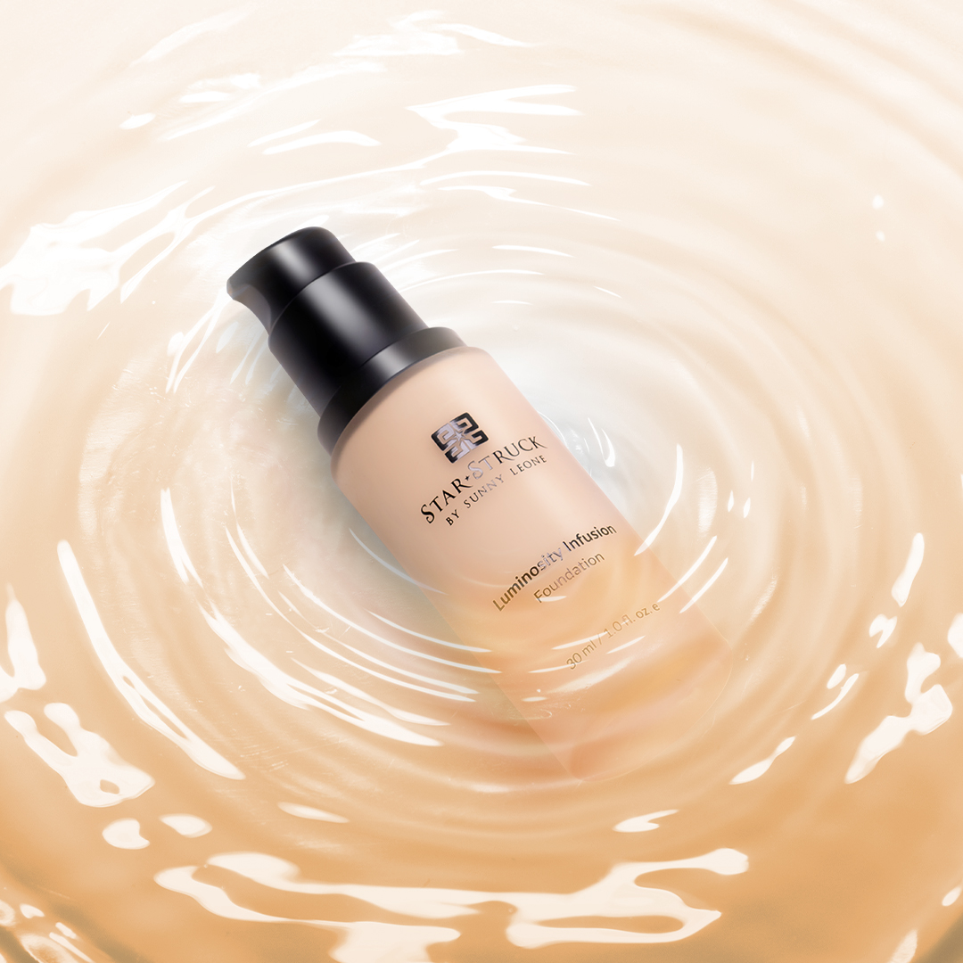 StarStruckbySL's tweet image. Confidence in a bottle. Wear it.
Own your shade - bit.ly/3YHPanx
.
#makeupisconfidence #sunnyleone #foundationforoilyskin #foundationformatteskin #foundation