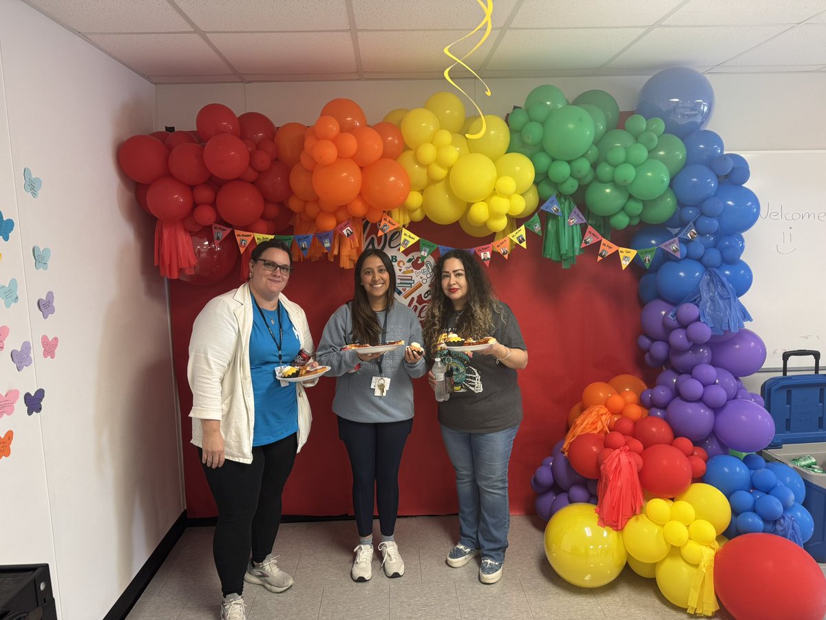 Project Chrysalis MS (@chrysalis_hisd) on Twitter photo <a href="/ERuizHISD/">Eugenia Ruiz</a> <a href="/naomi_debono/">Naomi DeBono</a> <a href="/EberPerla/">Eber Perla</a> BONUS❣️One of our parents treated our staff to lunch. 🍕 #grateful <a href="/ERuizHISD/">Eugenia Ruiz</a> <a href="/naomi_debono/">Naomi DeBono</a> <a href="/EberPerla/">Eber Perla</a> BONUS❣️One of our parents treated our staff to lunch. 🍕 #grateful