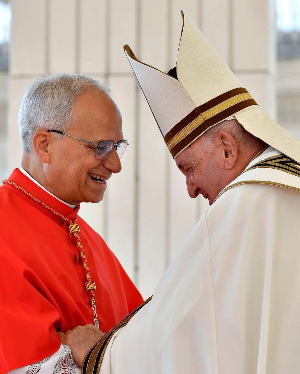 BlandonJose's tweet image. Un papa nacido en Estados Unidos, hijo de inmigrantes, naturalizado peruano. Reflejo del mundo que somos, cada vez más interconectado e interdependiente. Una interesante apuesta de la Iglesia Católica, a mi entender, por continuar con el mensaje del papa Francisco de "construir…