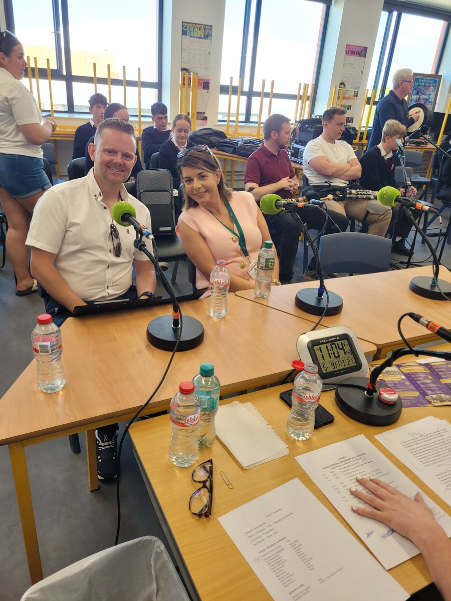 Barrscealta1's tweet image. 🎶 Bhí maidin ghalánta againn ar an Chlochán Liath do @fleadhcheoil Dhún na nGall. Buíochas le @RCSDungloe agus le @bsgacl. @RTERnaG.